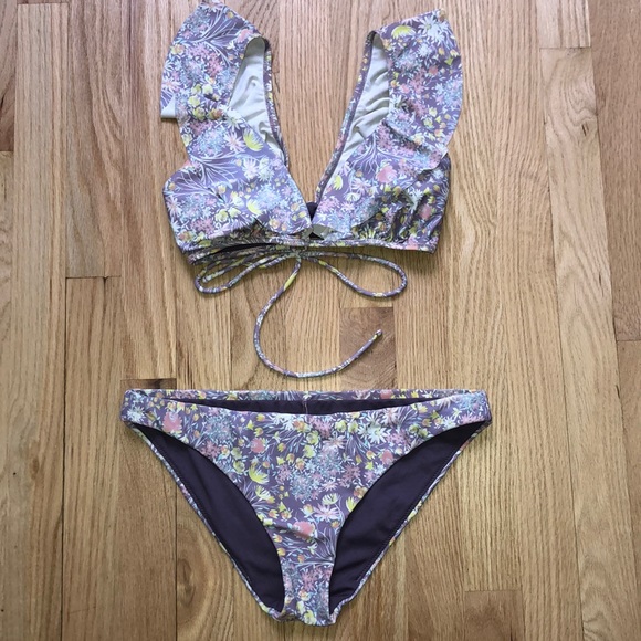 Raisins Other - M size Raisins ruffles swimsuit pale print purple